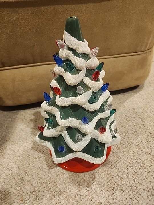 Ceramic Vintage Nostalgic Retro Christmas Tree 10.5” Lights Do Not Work
