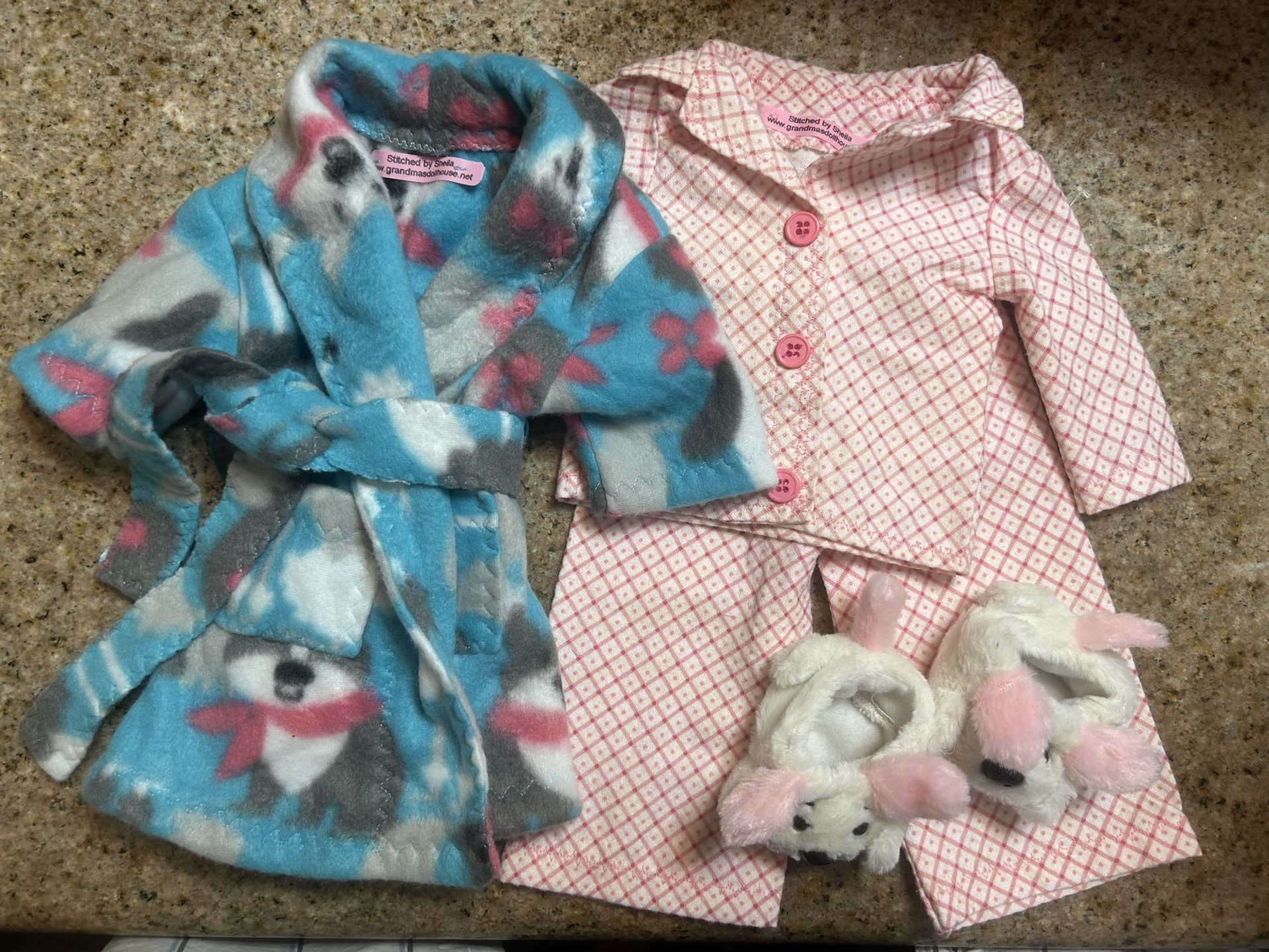 American Girl doll Fitting Pajamas, Robe & Slippers