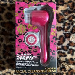 Facial Cleansing Brush 