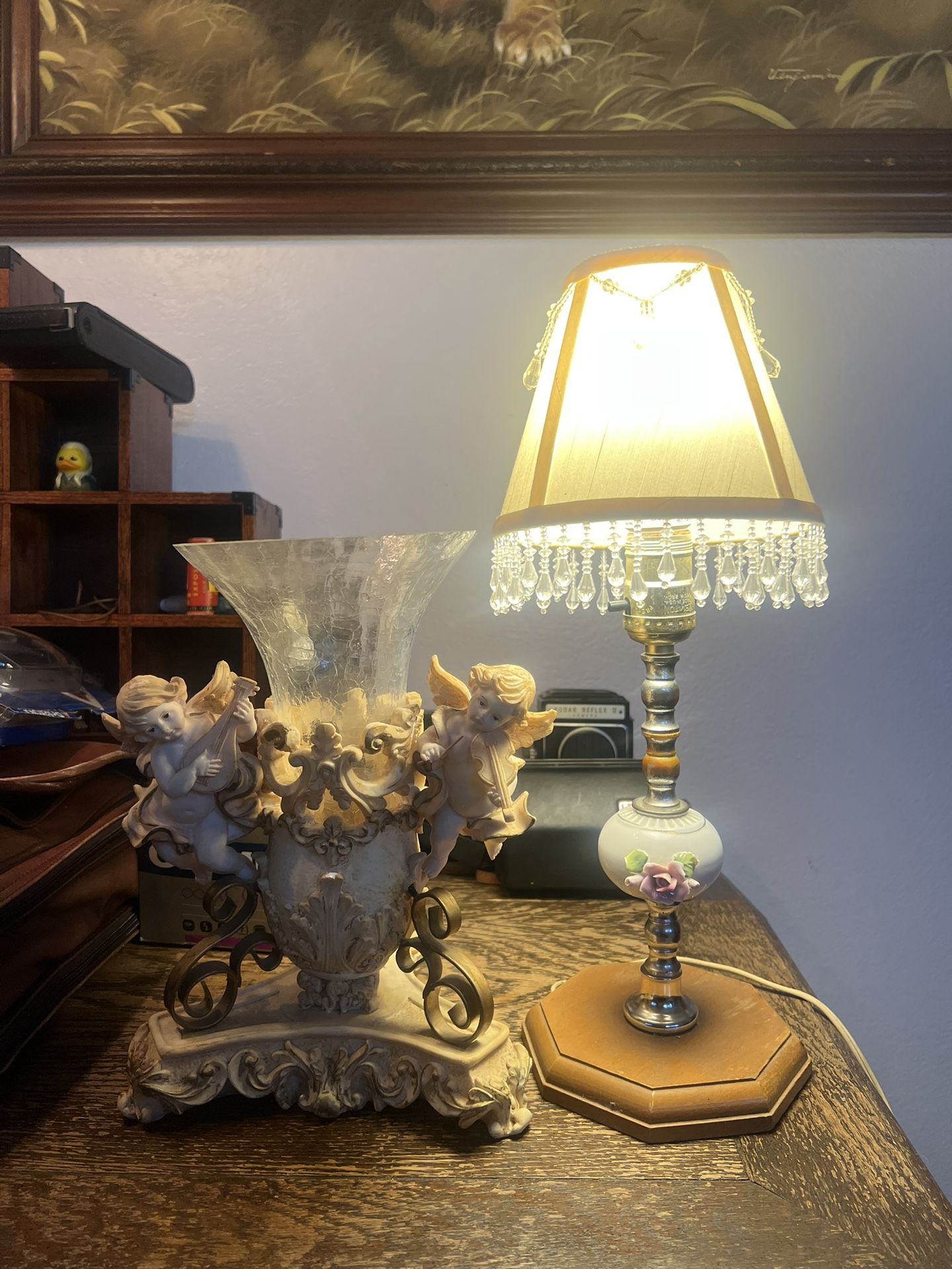 Angel design sculpture vase and vintage lamp
