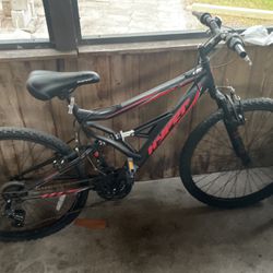 Hyper mountain bike