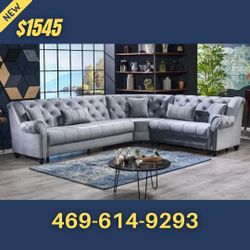 Gray Sectional With Pillows 