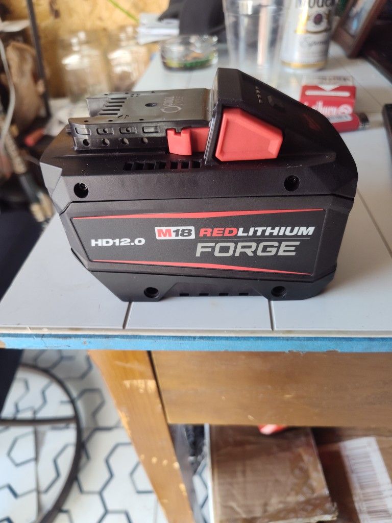 Milwaukee M18 Red Lithium FORGE HD 12.0