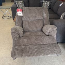 Large recliner brand new for $459