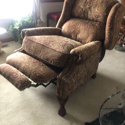 Comfortable Patterned Recliner 