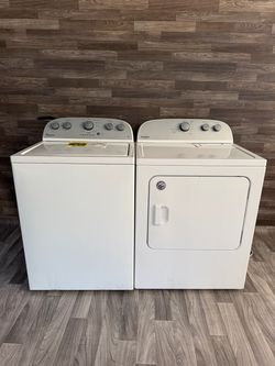 Whirlpool washer and electric dryer laundry set