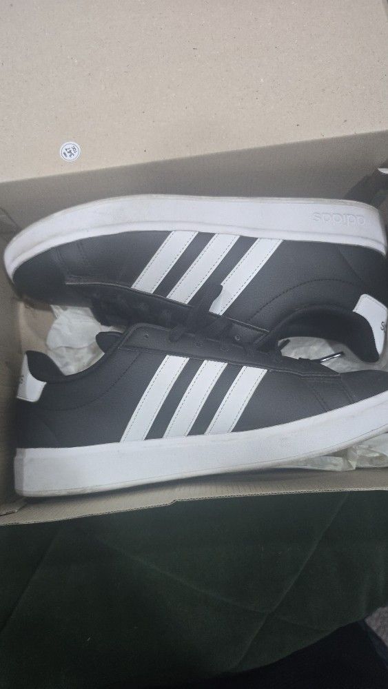 Adidas Men's Shoes Size 10.5
