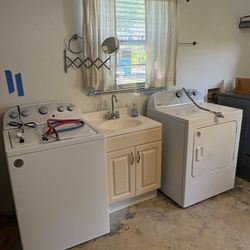 Whirlpool Washer Dryer For Sale… Purchased New In 2024