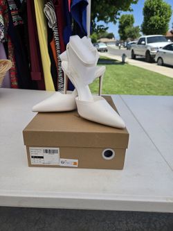 White Slim Heals For Women Size 9 Women's Brand New