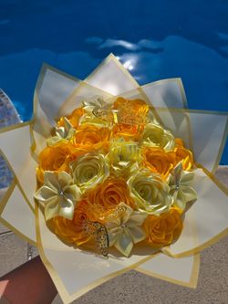 Yellow eternal flower bouquet 🌼