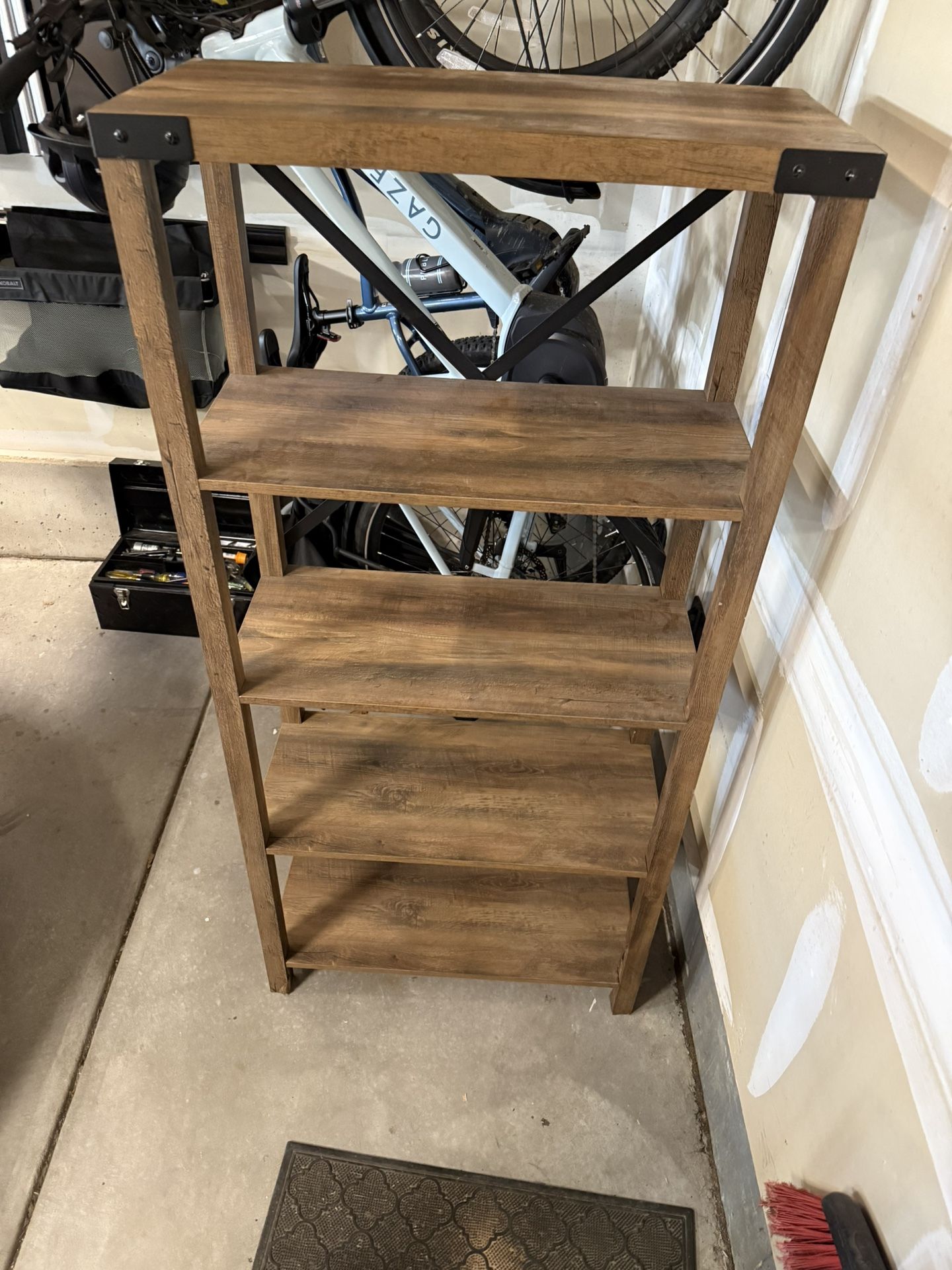 Shelving/hutch