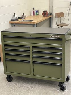 Husky 9 drawer mobile toolbox army green