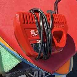 12V Milwaukee charger