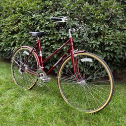 Vintage Ladies Panasonic Tourist 10 Bicycle