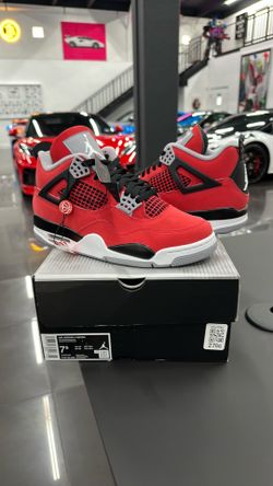 Jordan 4 toro