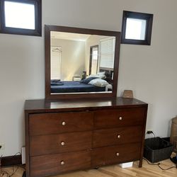 Bedroom Set (dresser & 2 bedside tables)