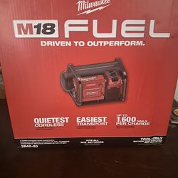 Milwaukee M18 Quiet Compressor