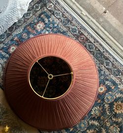 Vintage-Style Table Lamp with Pleated Shade – Burgundy & Gold