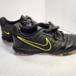 Nike Gato Indoor Soccer Shoes Men's 7 Black/Yellow/Camo Camouflage Botttoms