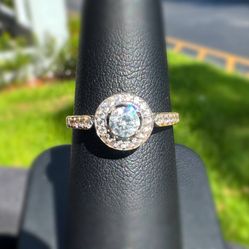 Jewelry 18k solid yellow gold  white CZ stone 1.00CTW central 0.50CT ring sz 7.00