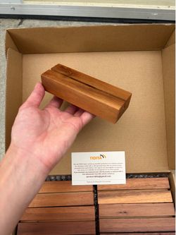 Acacia wood place card holder (20)