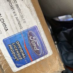 Thule 6.5 ft Overcast Awning