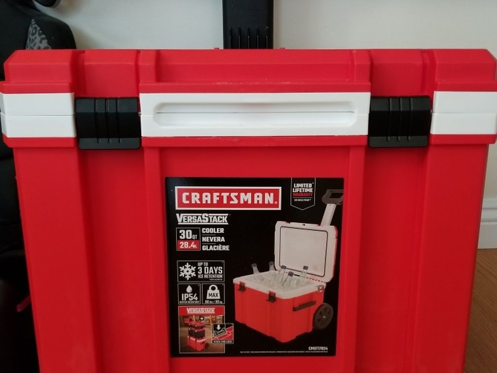 CRAFTSMAN VERSASTACK 30-Quart Wheeled Insulated Chest Cooler