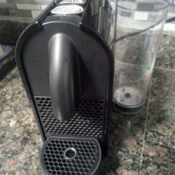 Nespresso D50 Expresso Coffeemaker 