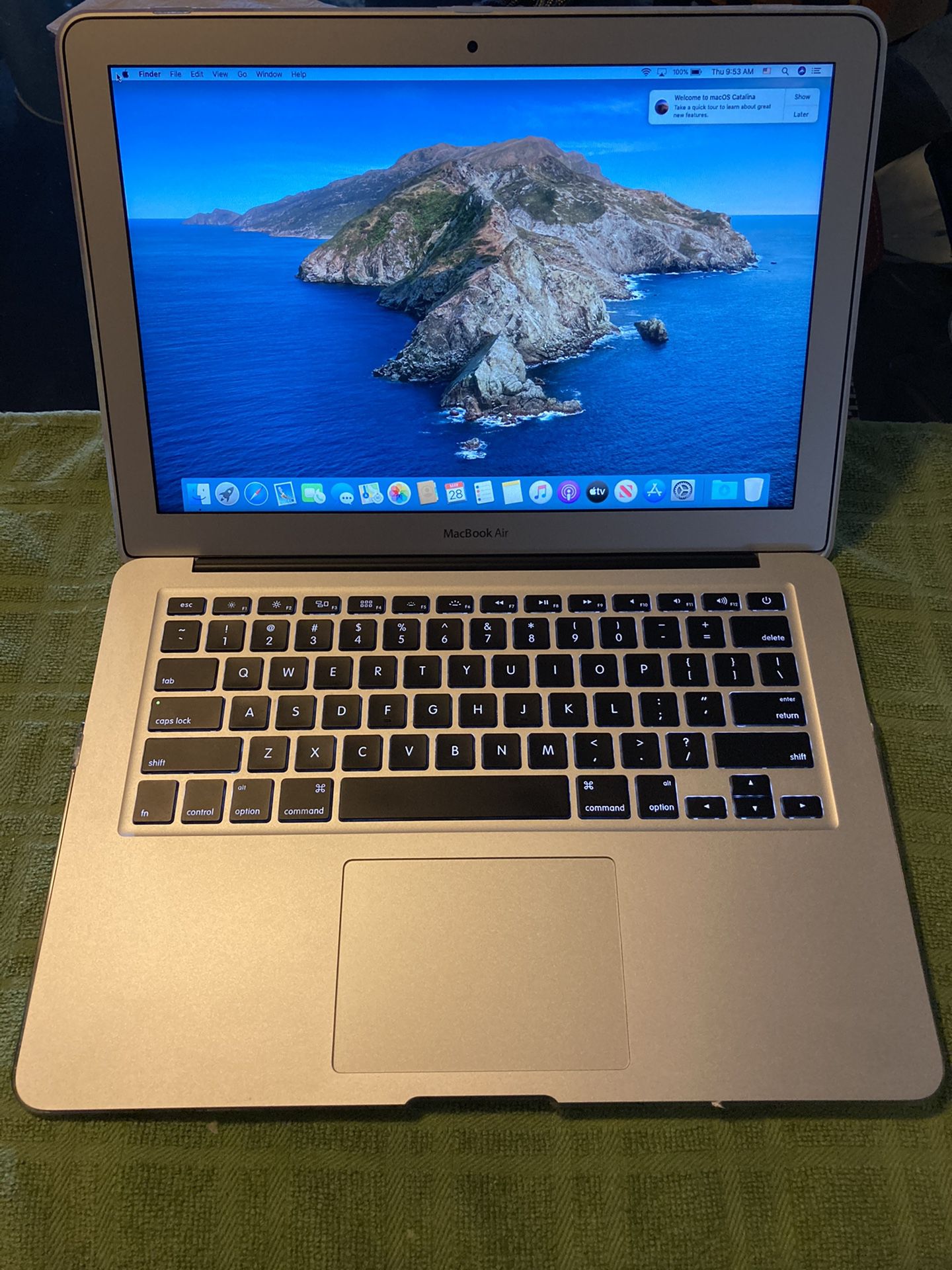 Macbook AIR 13 inch Early 2015. Better than new one