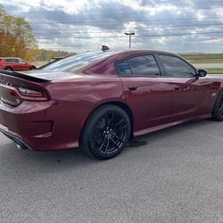 2022 Dodge Charger Scat Pack RWD - $43,900