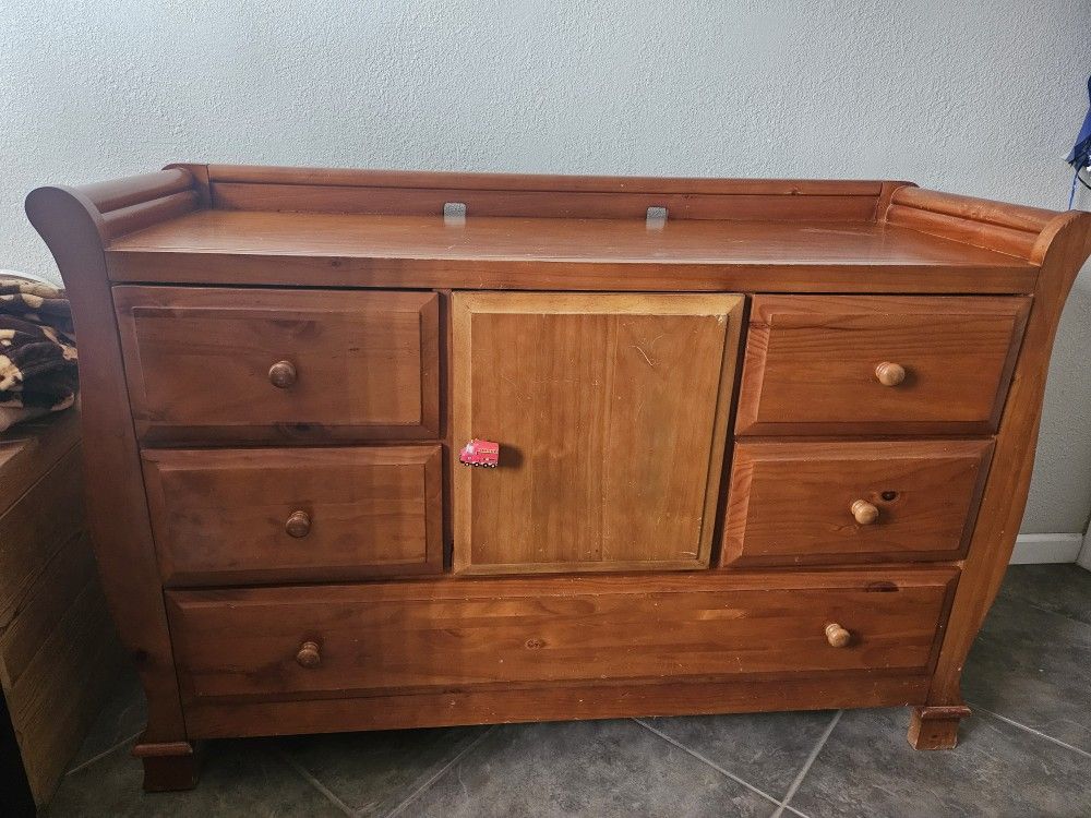 Dresser