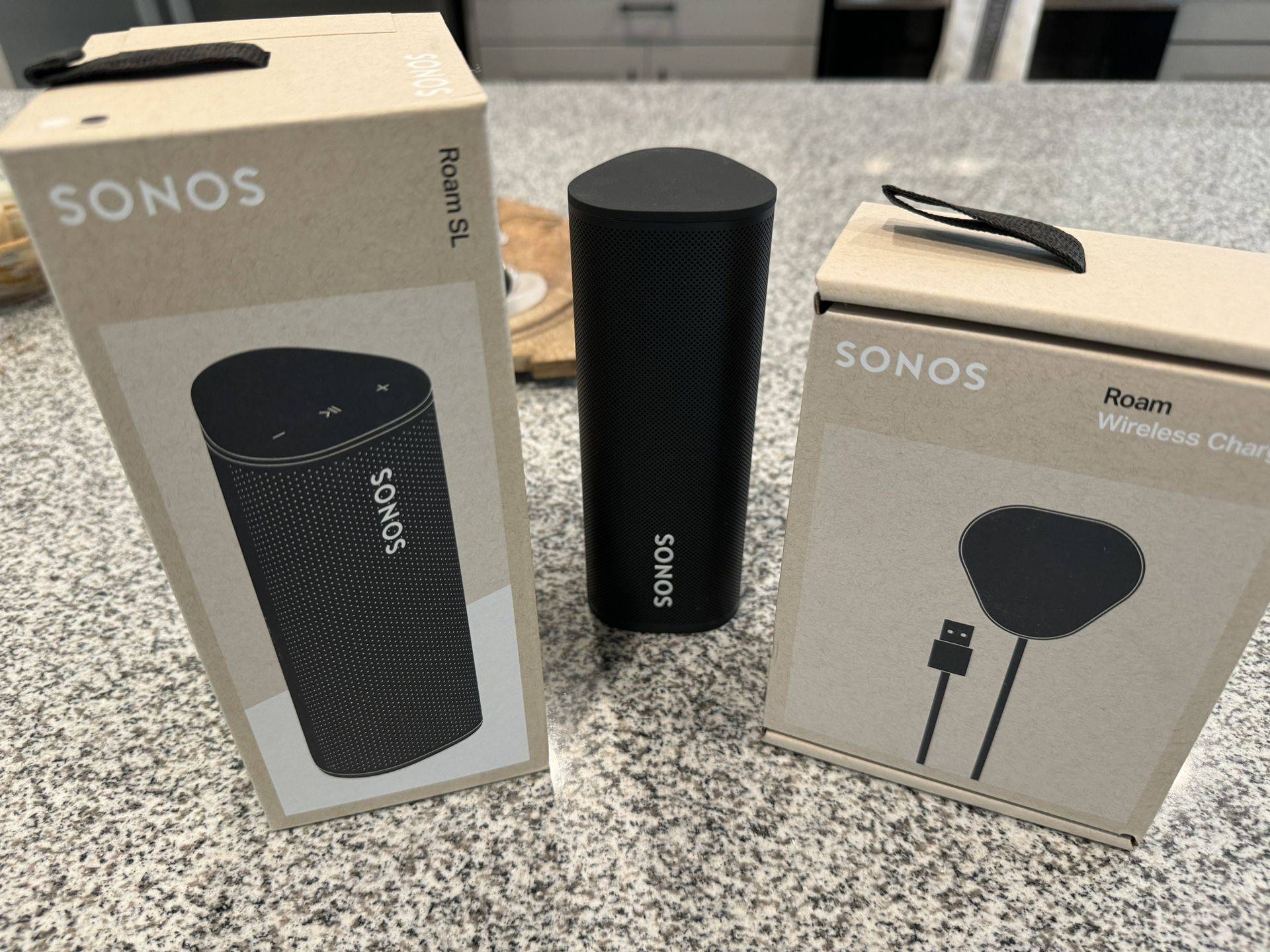 Sonos Roam SL w/Wireless charger
