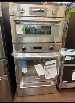 Thermador 30” Triple Combination Oven,Speed Oven(1.6),Warming Drawer(2.5),Convection Oven(4.5),240V