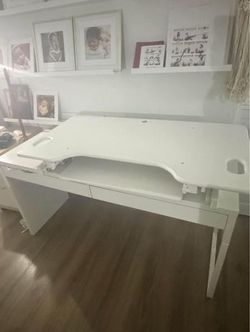 Desk/computer raiser/stand sit desk (2 Monitors Comfortably)