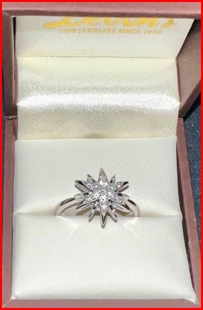 💎 10K Bold Diamond Starburst Fashion Ring – $400 (NEW)