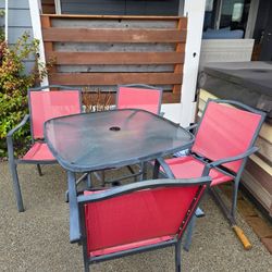 Outdoor Patio Table with 4 Chairs