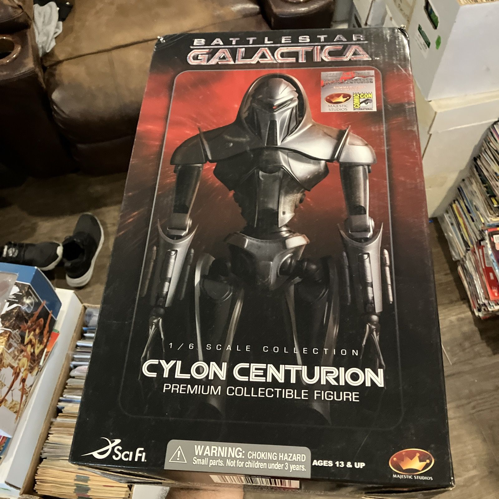 Battlestar Galactica Battle Damaged Cylon Centurion 1/6 Action Figure SDCC