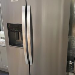 Whirlpool WRS571CIHZ 20.6 cu. ft. Side By Side Refrigerator
