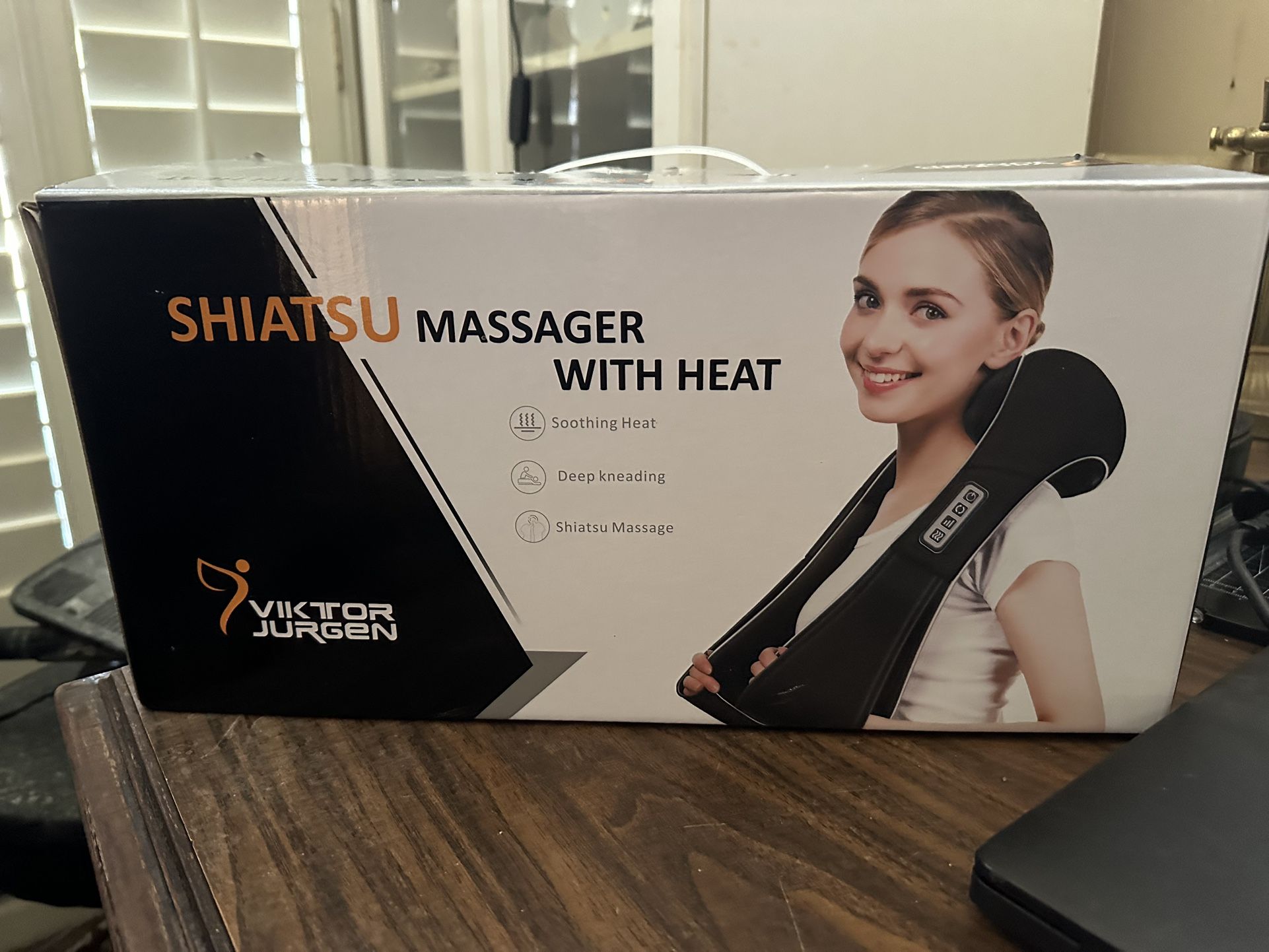 BRAND NEW IN BOX - NEVER USED VICTOR JURGEN SHIATSU MASSAGER WITH HEAT