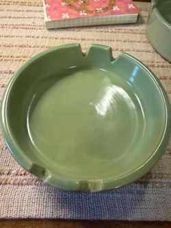 Vint. LA Solana Pottery Ashtray Green Mid Century Modern Five inches
