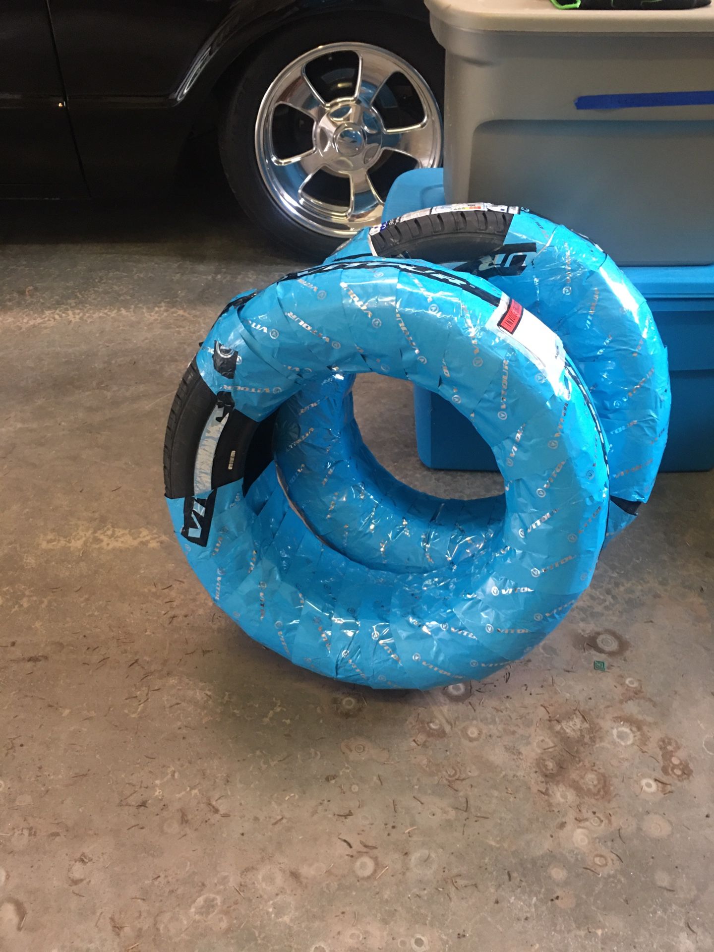 2 Brand new Vitour 195/65r15 white wall tires