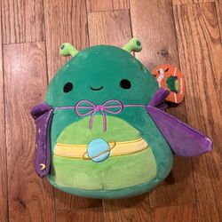 New Squishmallows 8" Tortellini Plush Stuffed Alien Halloween Squad Cape Tag Toy