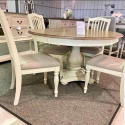 Brand New⭐️ Pedestal Two Tone Table Set⭐️