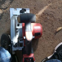 6 1/2 " Circular Saw Milwaukee 