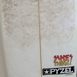 PYZEL Surfboard 5'10"