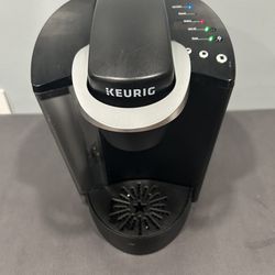 Keurig K-Classic Coffee Maker K-Cup Pod, Single Serve, Programmable, 6 to 10 oz. Brew Sizes, Black $30 or best offer / o mejor oferta