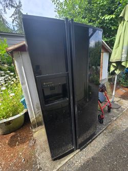 Free GE refrigerator,  works good except Icemaker