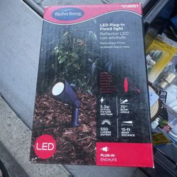 Harbor Breeze 550 - Lumens 5.3 -Watt Black Line voltage Soft White Plug-in LED Flood light