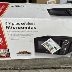 Sunbeam 0.9 Cu. Digital Microwave