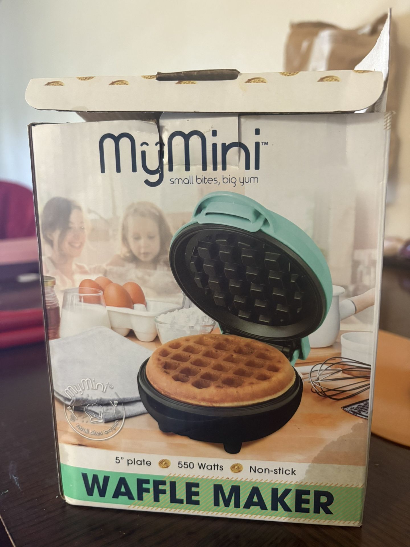MINI WAFFLE MAKER